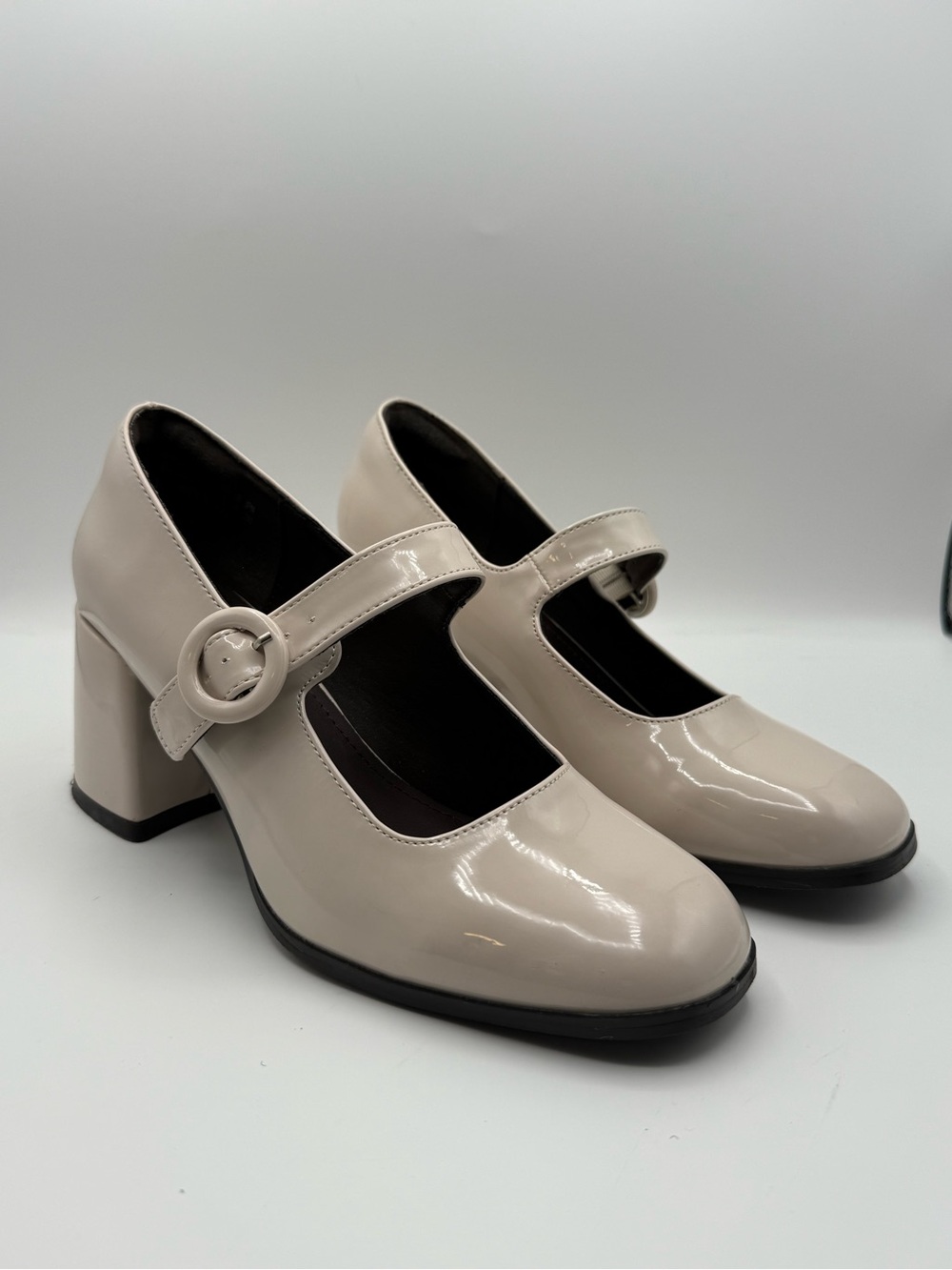 Dream Pairs Beige Patent Mary Jane Block Heel Pumps Women’s Size 8